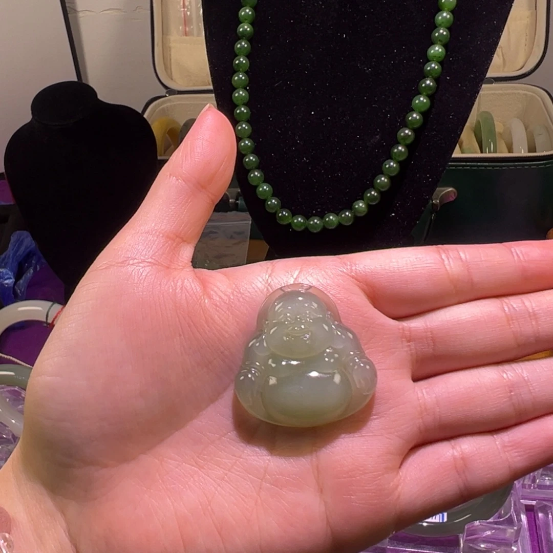 蛇纹石玉未镶嵌颈饰