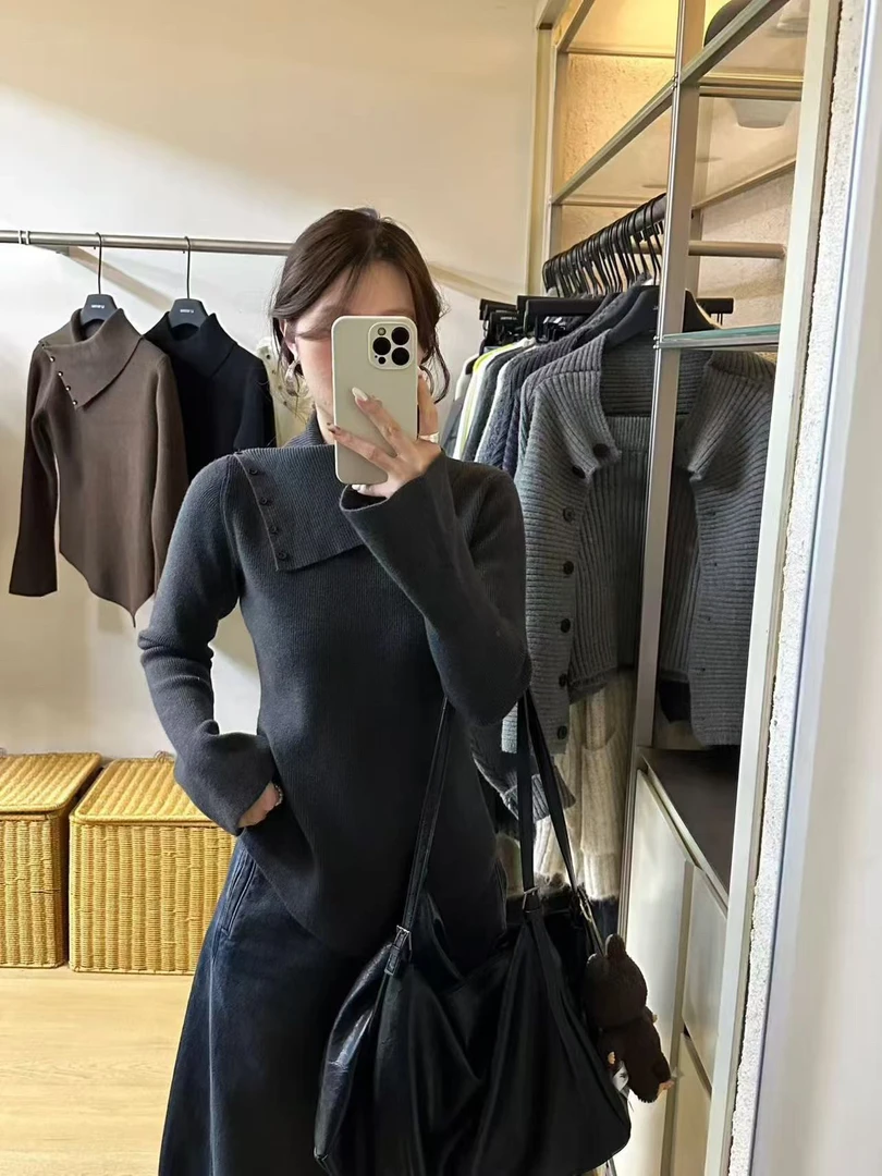 博主推荐高领不规则套头长袖针织衫女2025冬季新款修身气质上衣