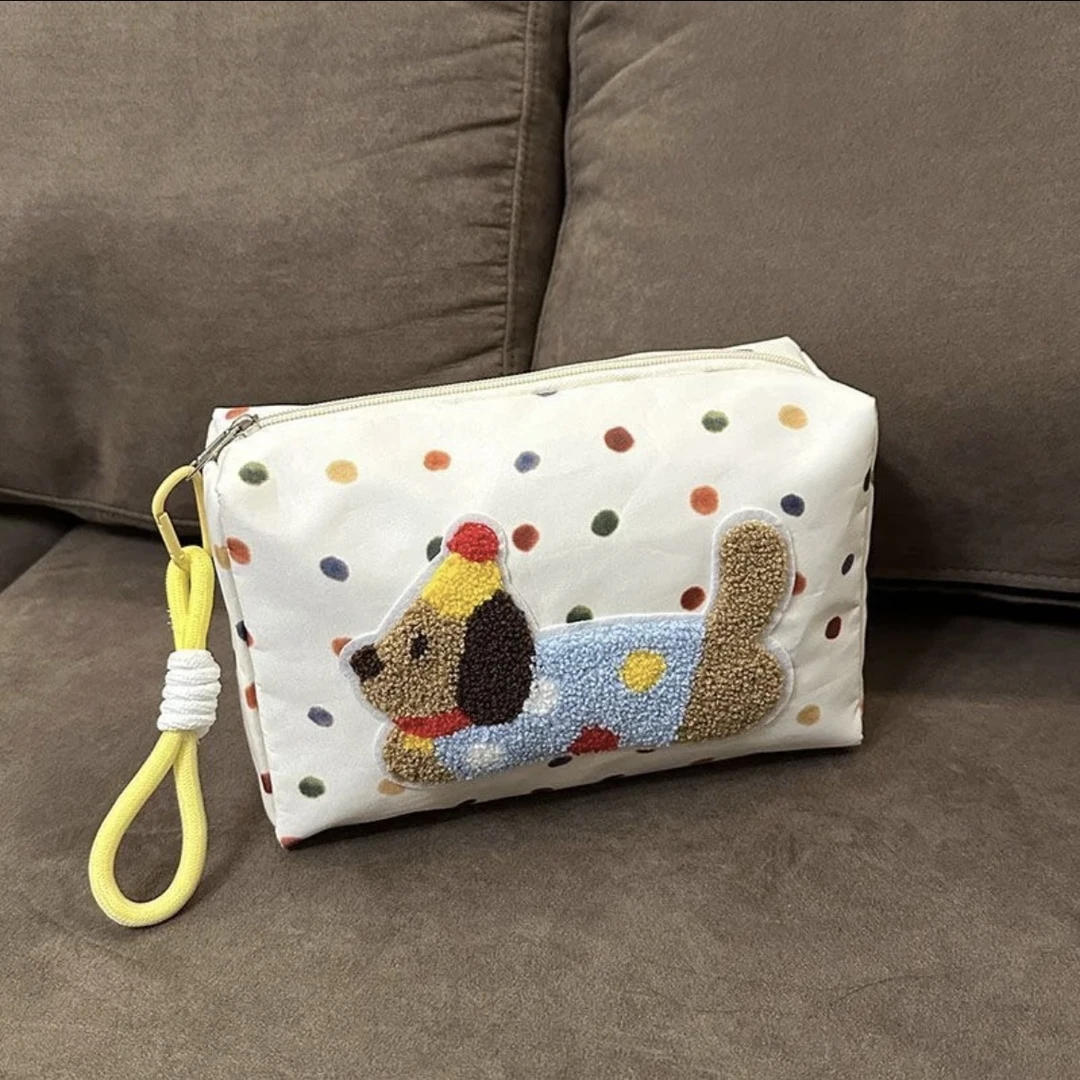 【粉丝福利】波点腊肠狗刺绣卡通化妆包大容量便携收纳包