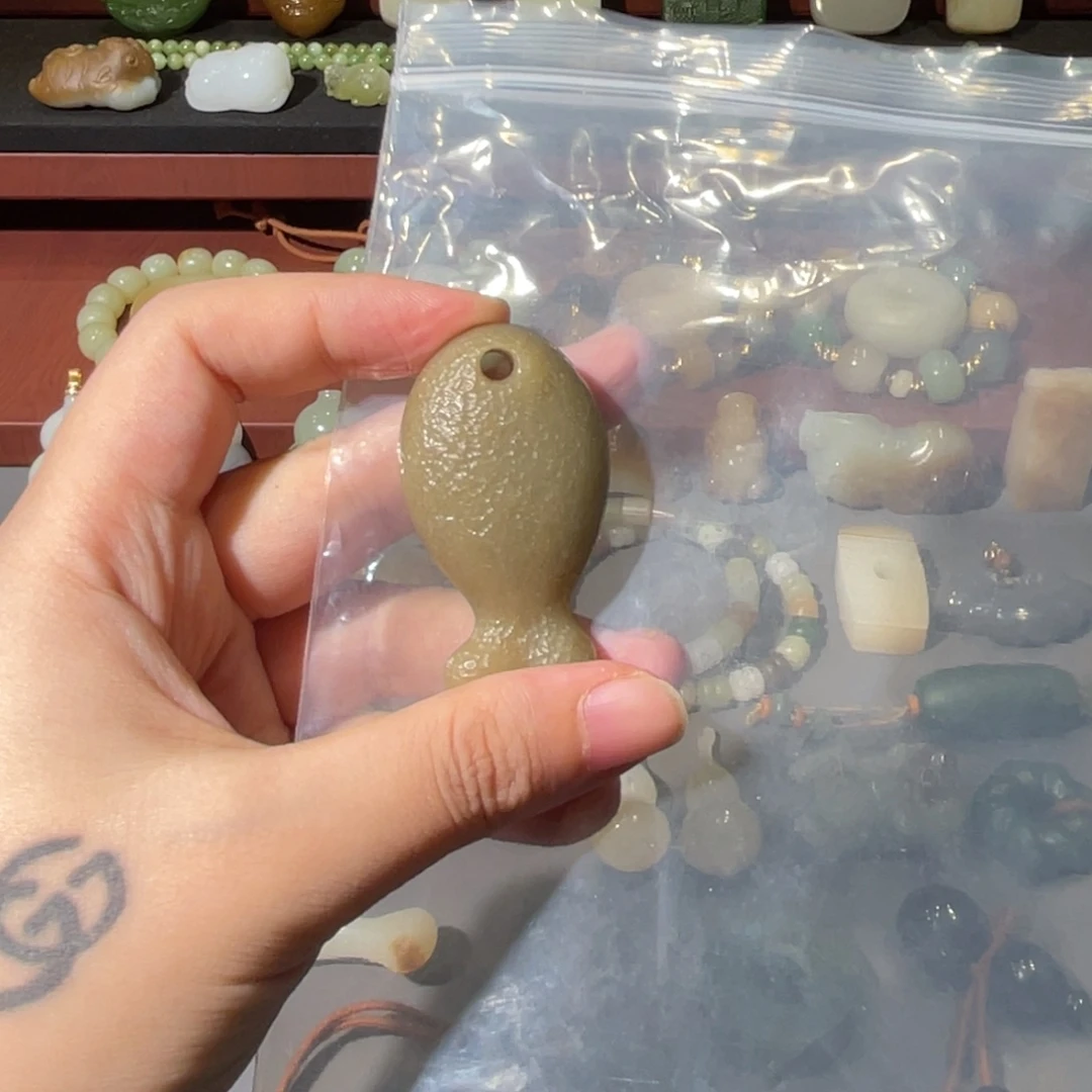 阿***1和田玉未镶嵌颈饰