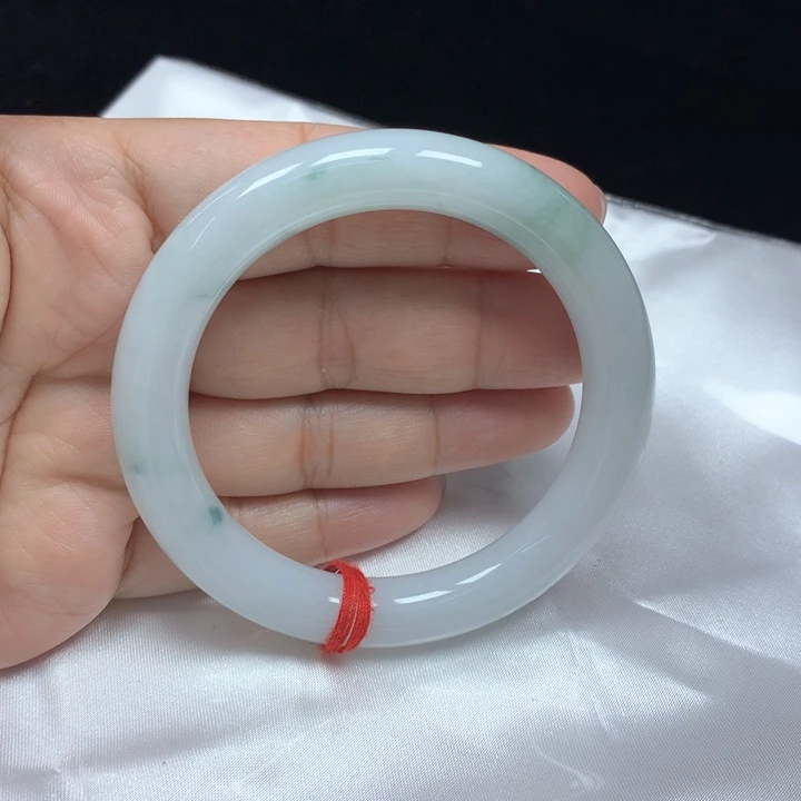 翡翠手镯（圆镯）未镶嵌56