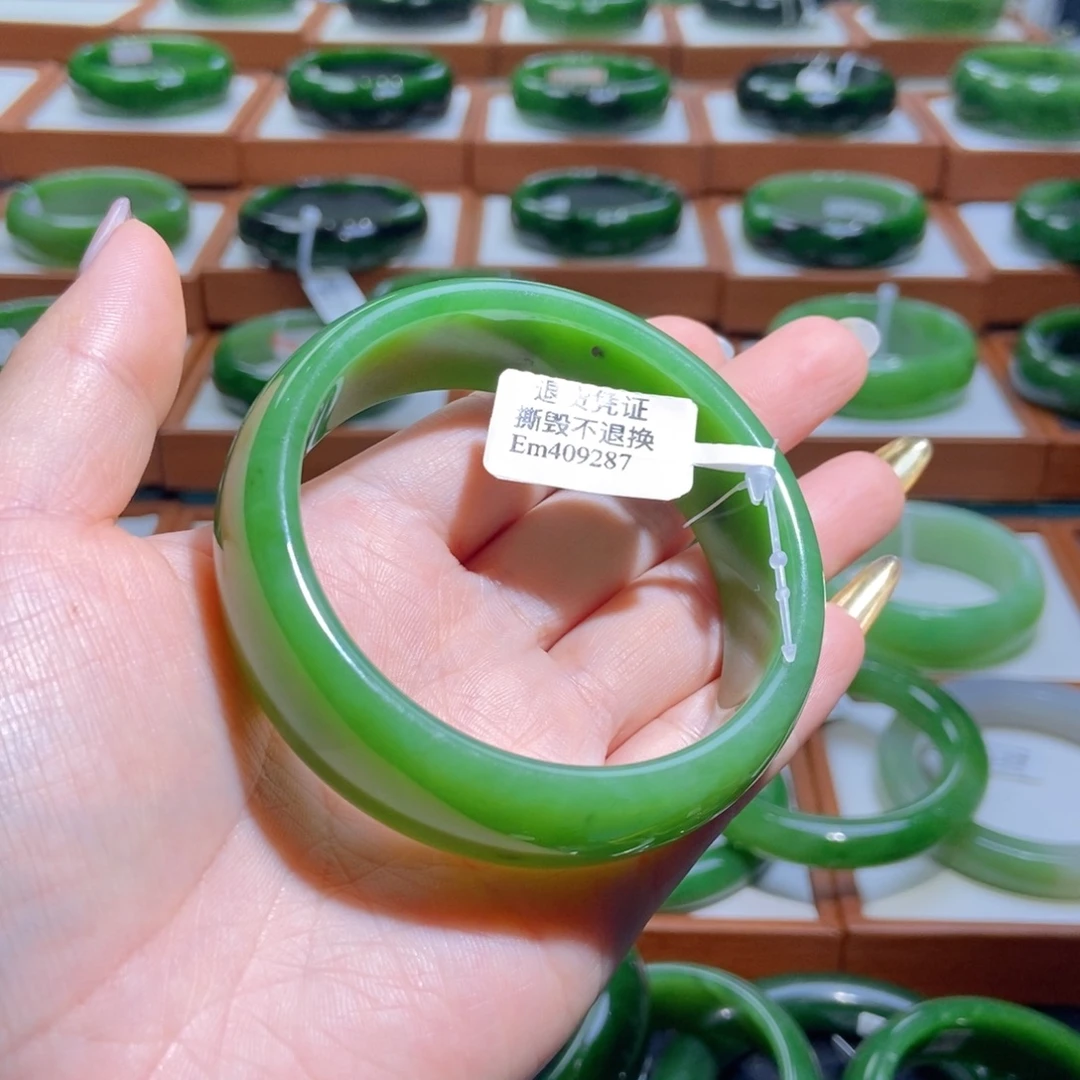 菩***树和田玉（碧玉）未镶嵌手镯俄碧果绿58.7