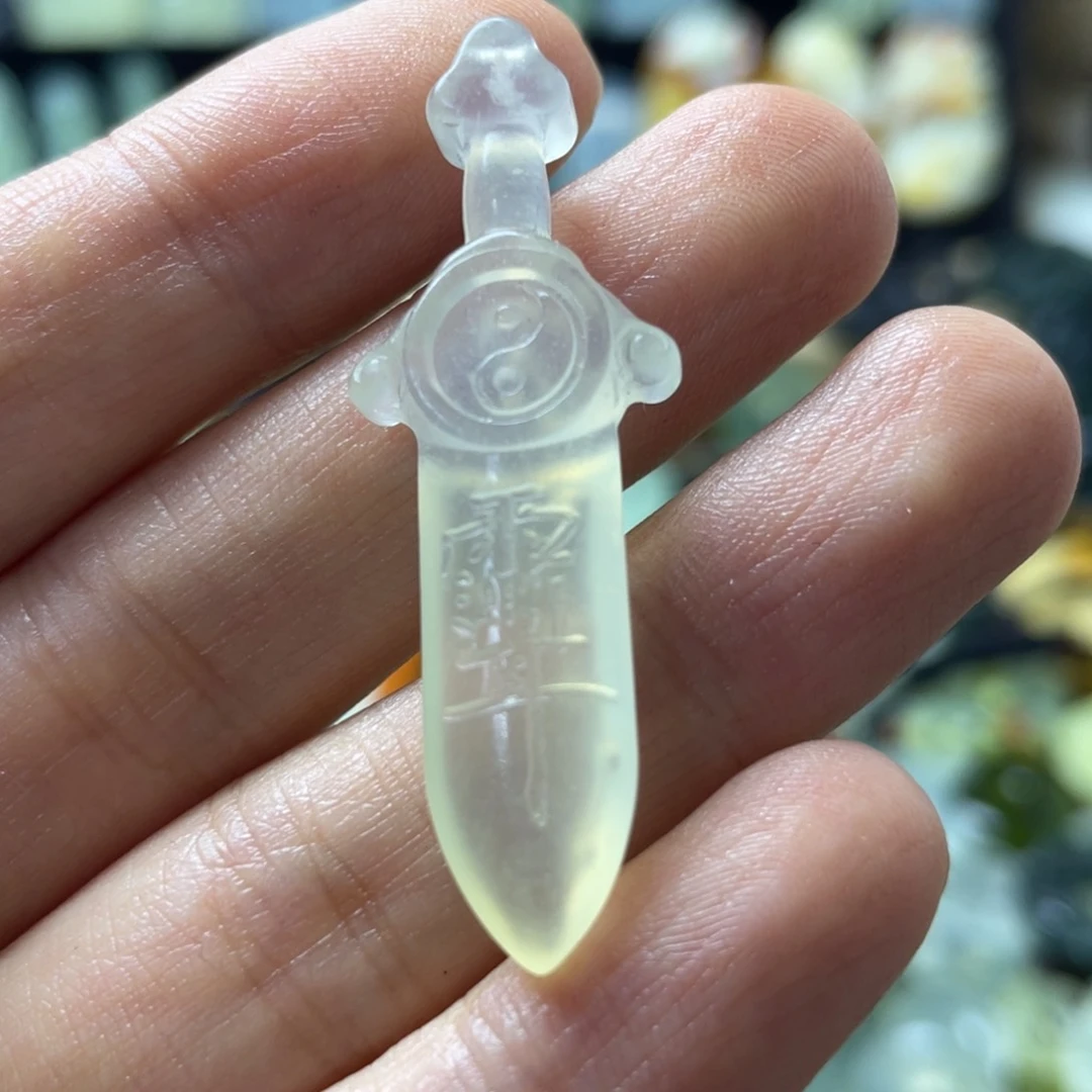 蛇纹石玉颈饰未镶嵌百****三