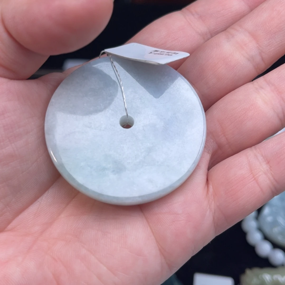 颈饰未镶嵌翡翠扣