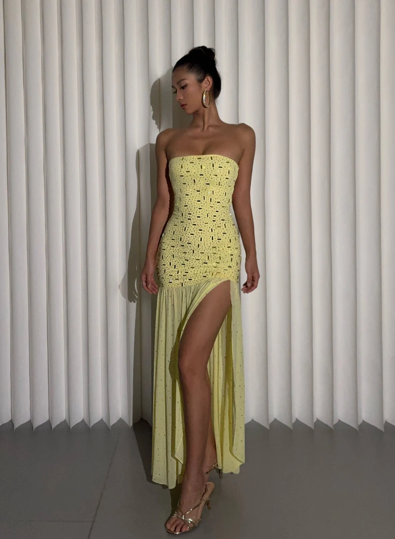 Younger Lady休闲风时尚气质时尚服装钻钻设计包臀重工晚礼服