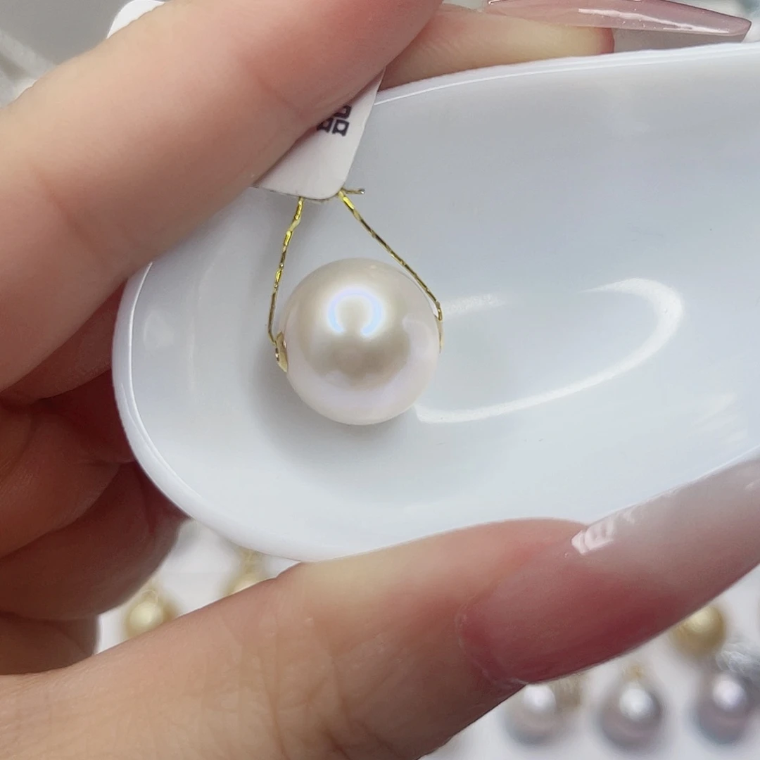 淡水珍珠18K金镶嵌吊坠(赠链)