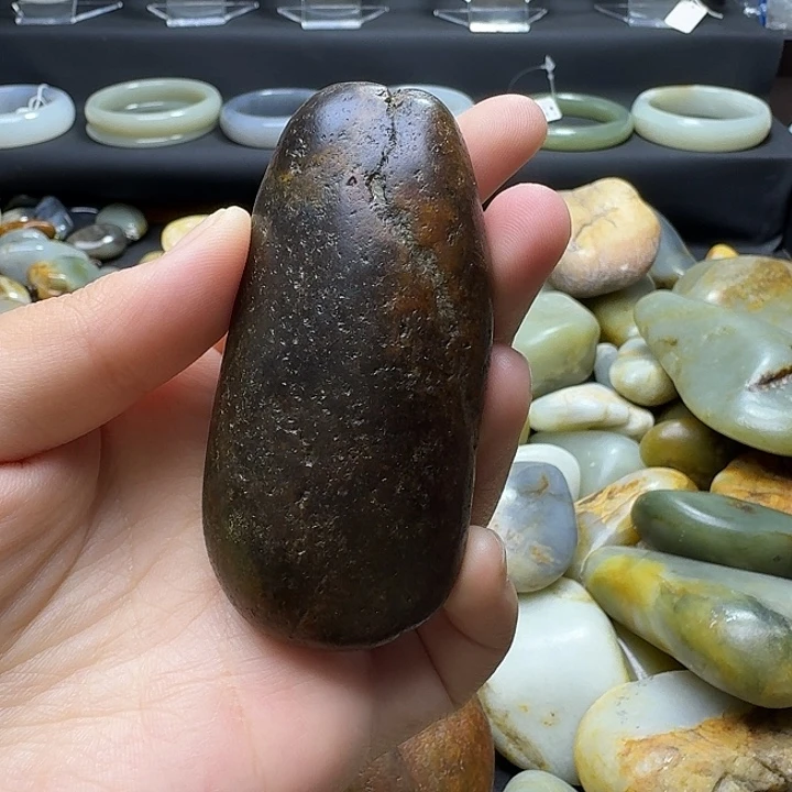 和田玉未镶嵌把件98克