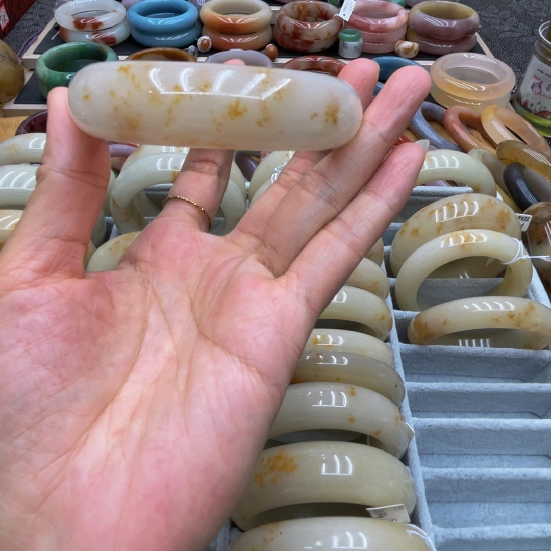 口***问石英质玉未镶嵌圈口56