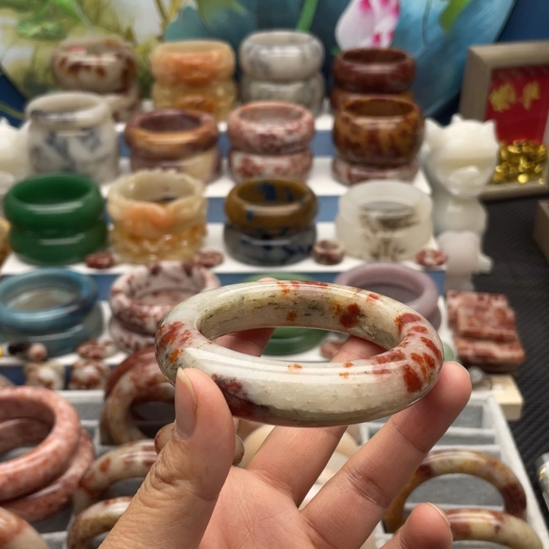 石英质玉手镯未镶嵌—**