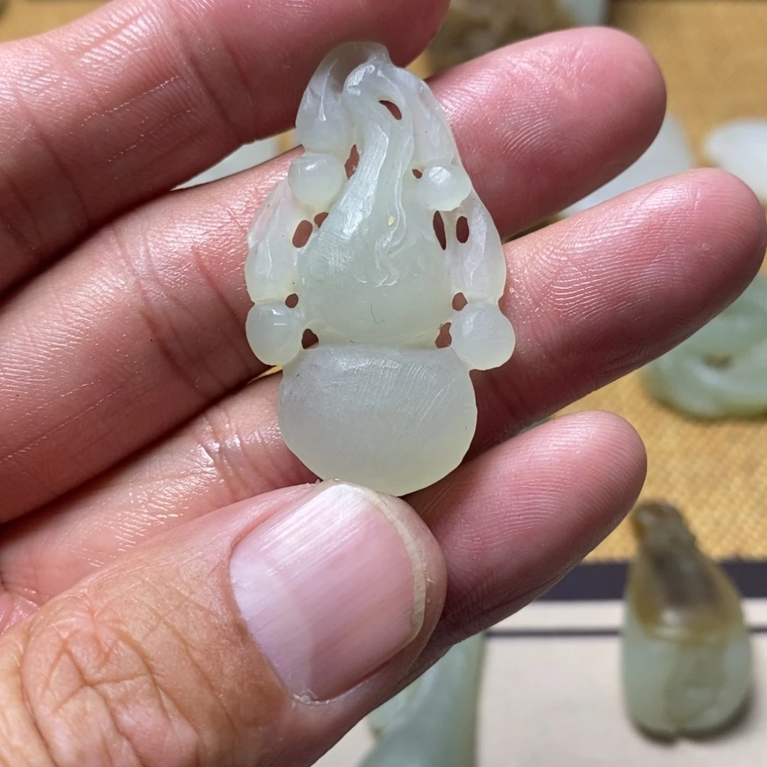 和田玉未镶嵌吊坠(不含链)