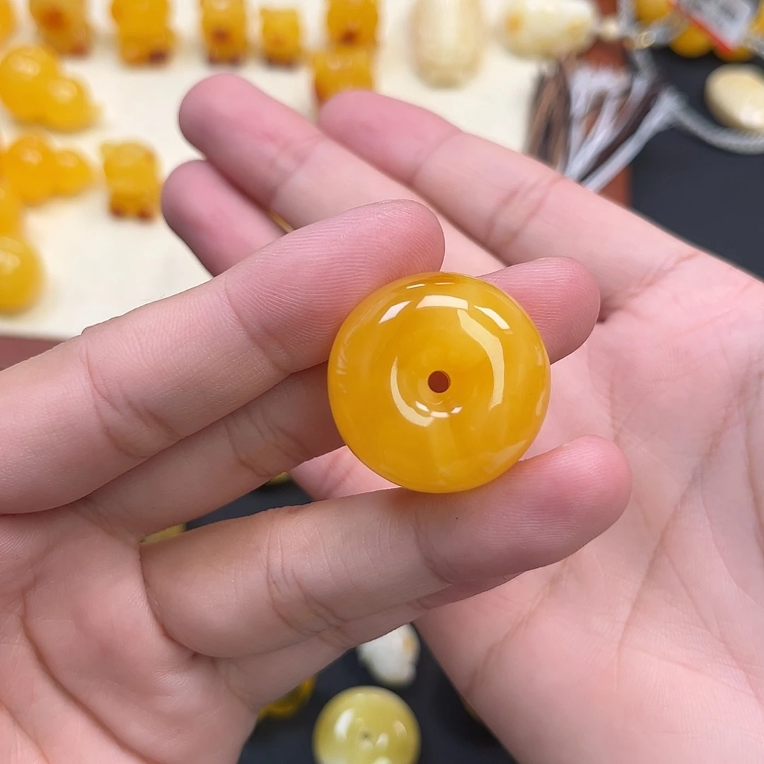 琥珀未镶嵌珠宝奇石