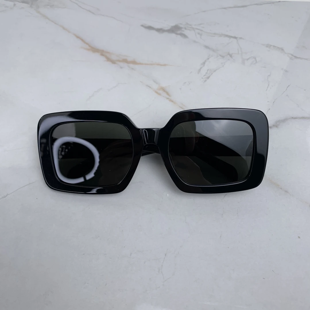 时尚太阳镜上脸百搭款墨镜大框男女同款