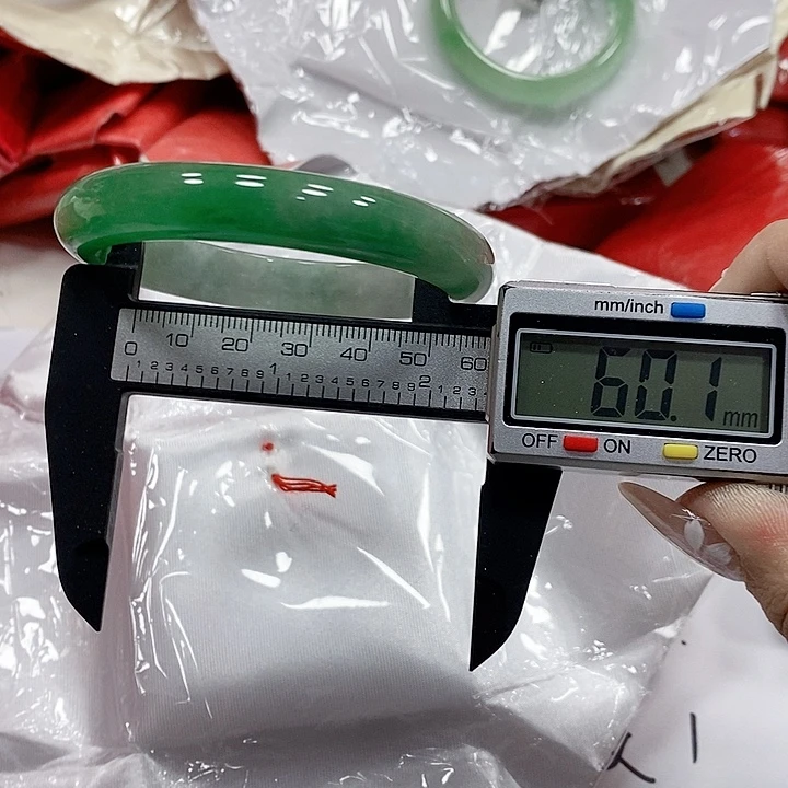 翡翠手镯未镶嵌254