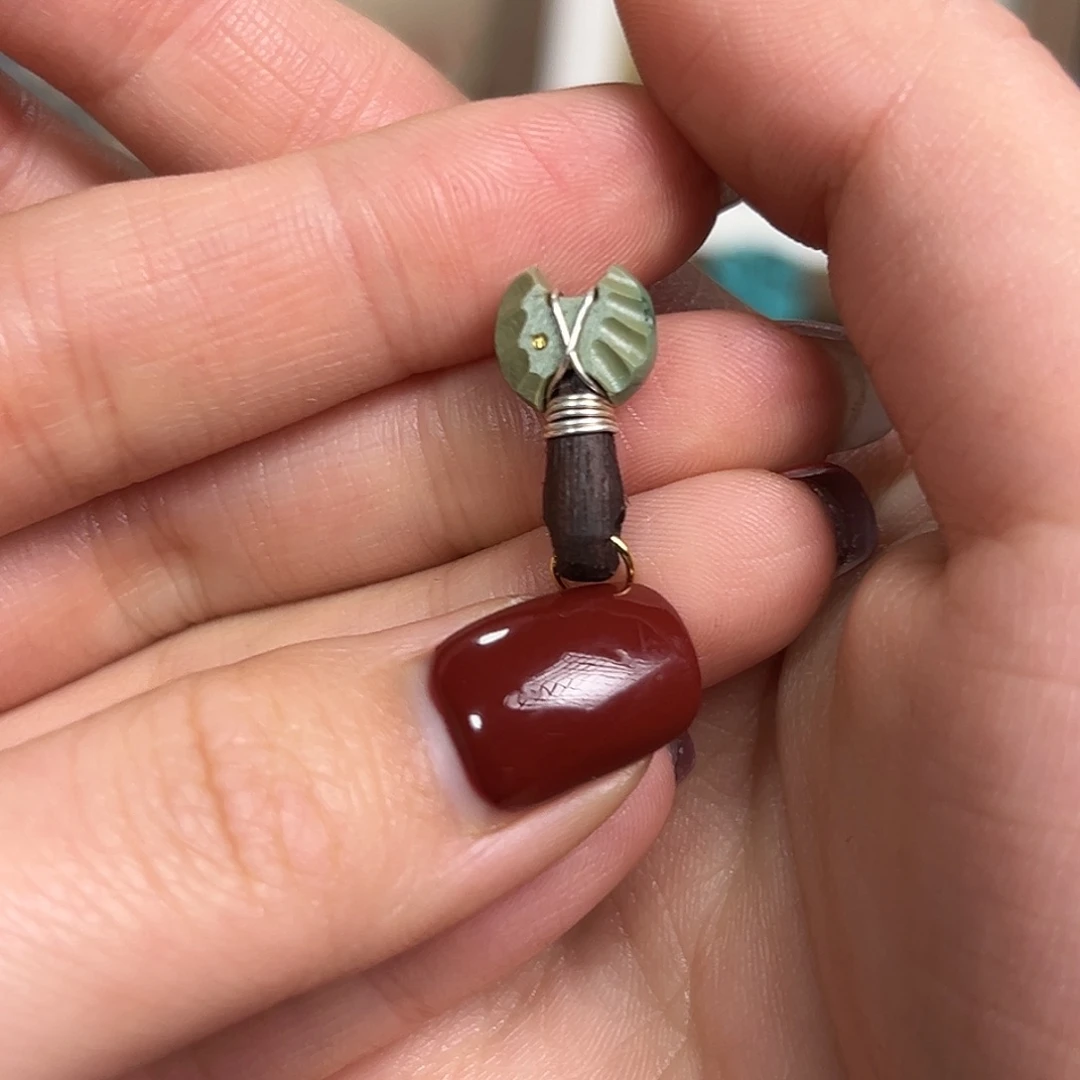 绿松石未镶嵌颈饰