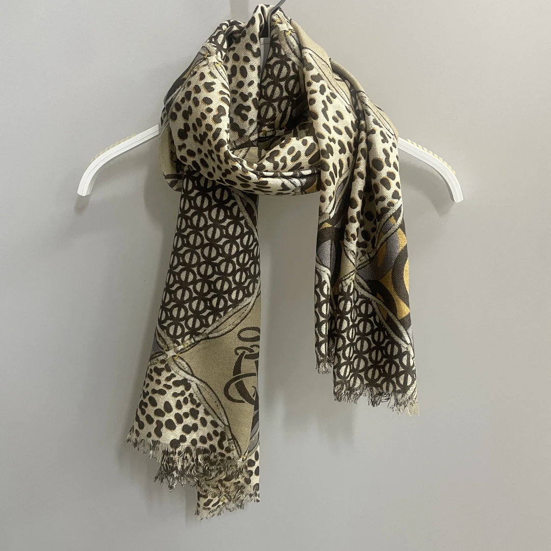 品牌尾单羊毛披肩薄款丝巾时尚冬天秋冬围巾冬季流苏复古百搭