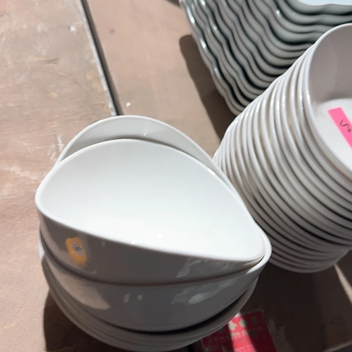 瓷元宝碗  大的  2 个装