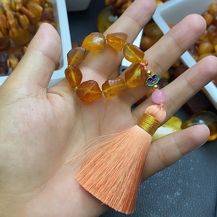 未镶嵌颈饰琥珀手串