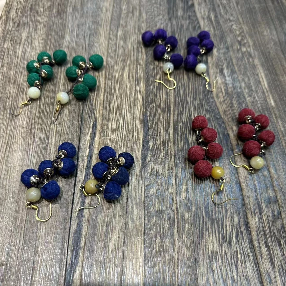 萌萌带的香云纱手工领针GZ2392