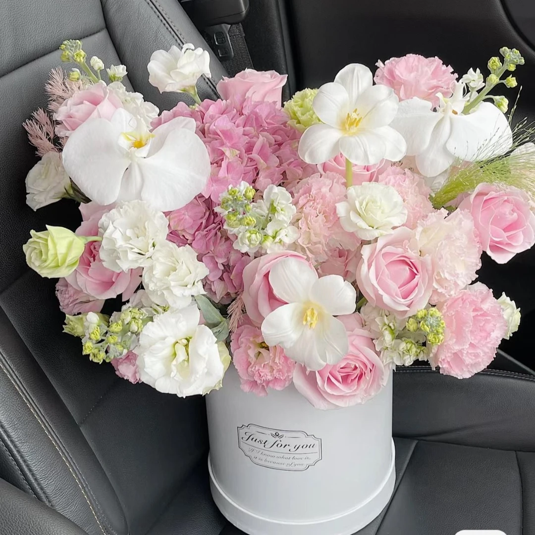 【心怀浪漫】1个粉绣球+白色蝴蝶兰玫瑰抱抱桶鲜花送女友送闺蜜接机表白鲜花送花上门