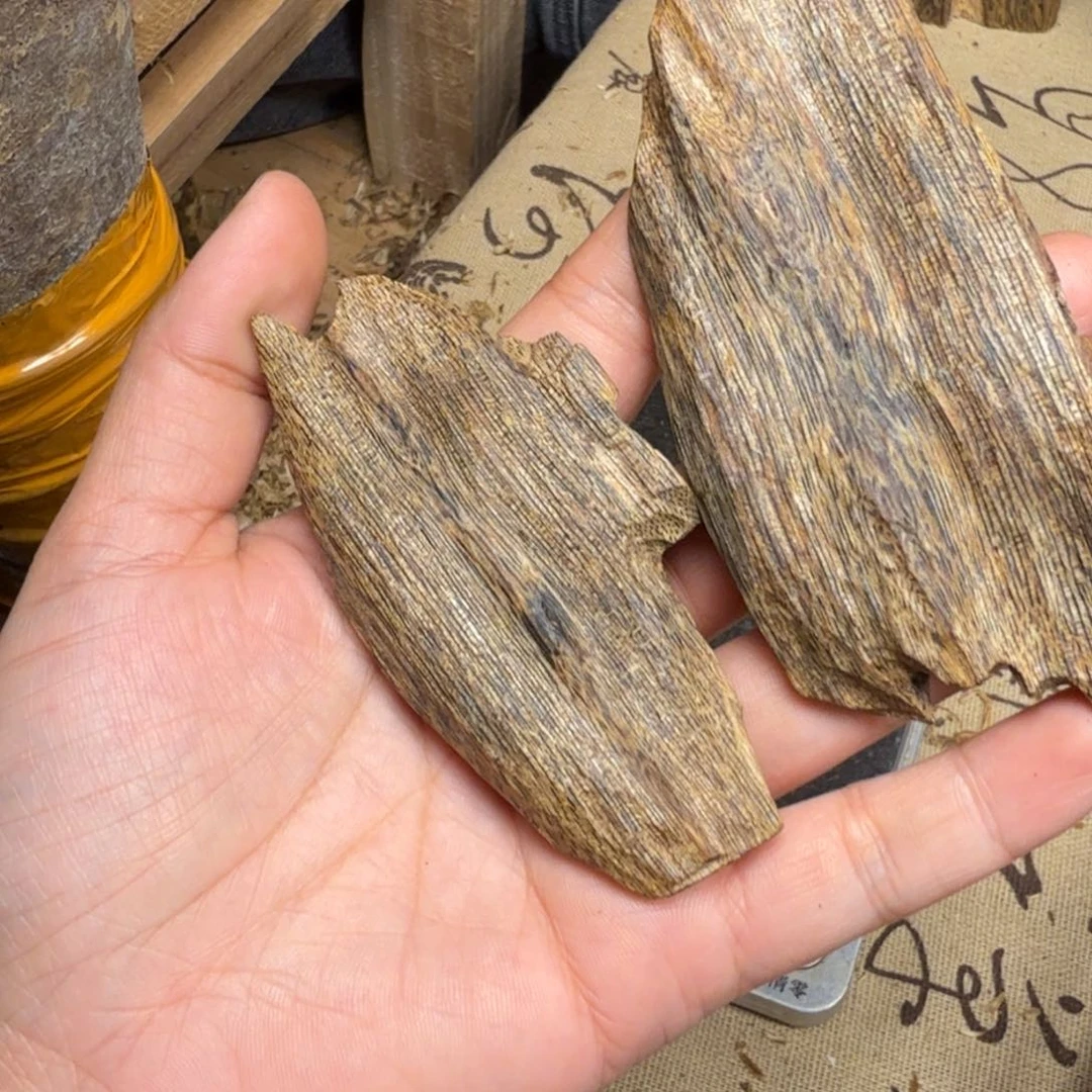 七***门沉香块料沉香块料31克