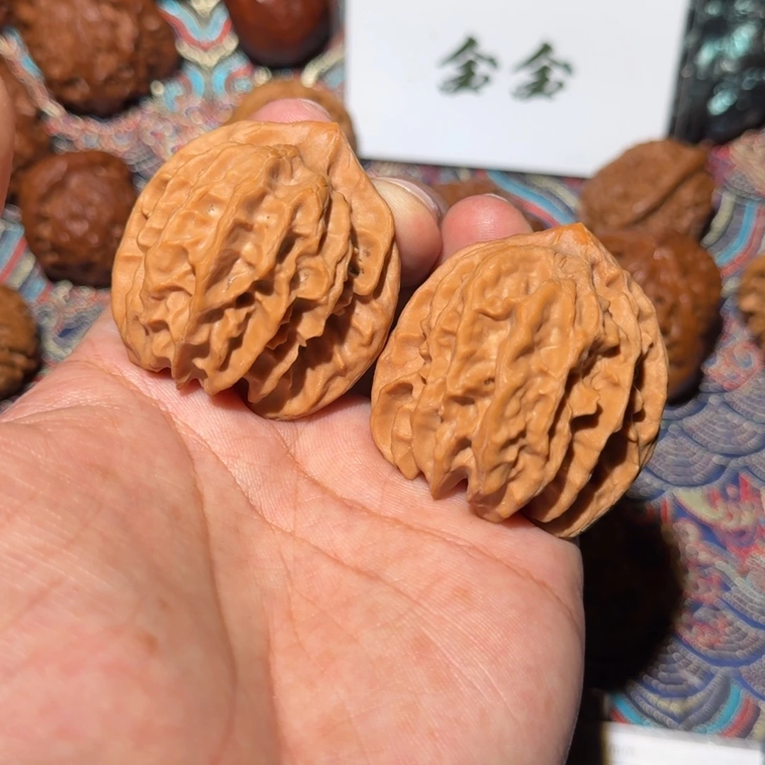 把件文玩核桃2113曹大龙，尺寸42 43 43