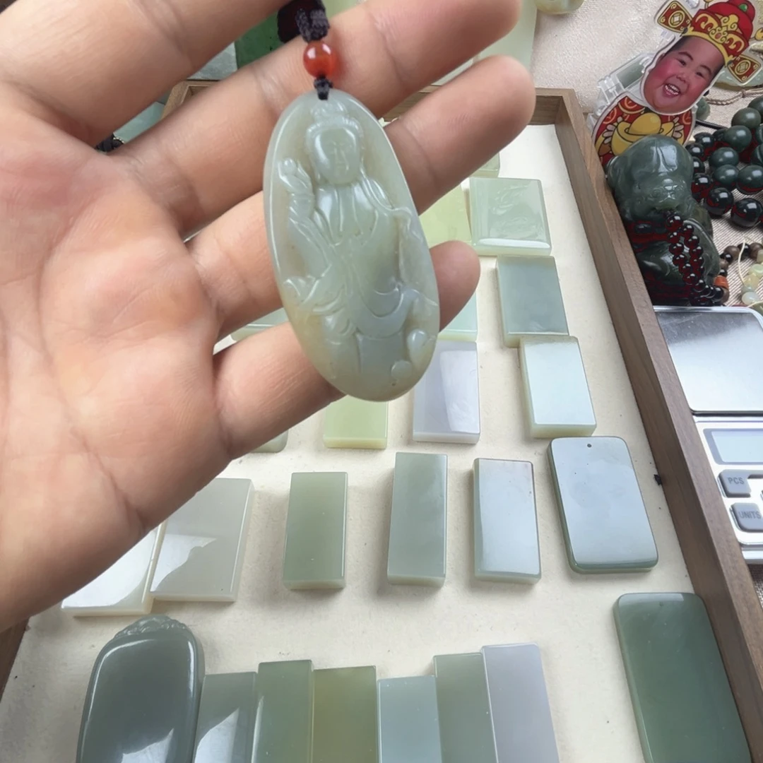 和田玉未镶嵌颈饰