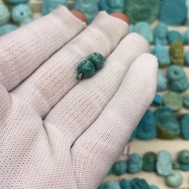 绿松石未镶嵌挂件