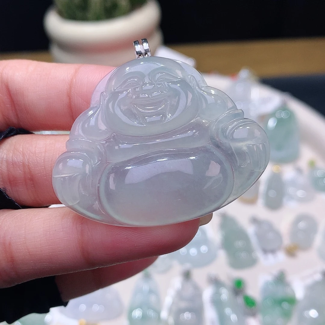 颈饰18K金镶嵌翡翠佛公