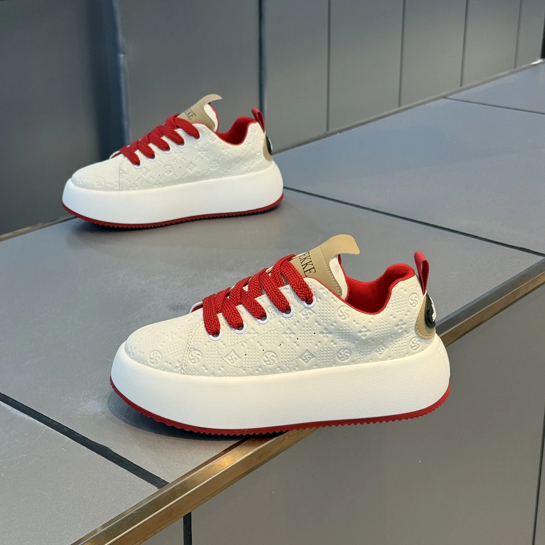 秋款圆头运动休闲鞋时尚休闲鞋软底厚底潮流男鞋