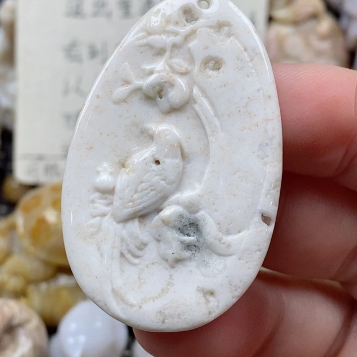 颈饰未镶嵌硅化珊瑚（珊瑚玉）有瑕 小