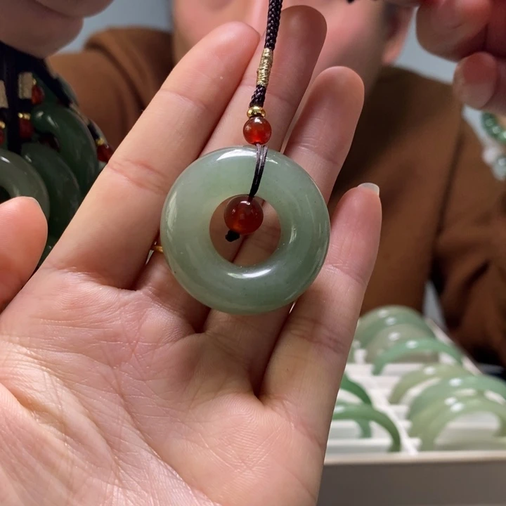 东陵石颈饰未镶嵌转运环