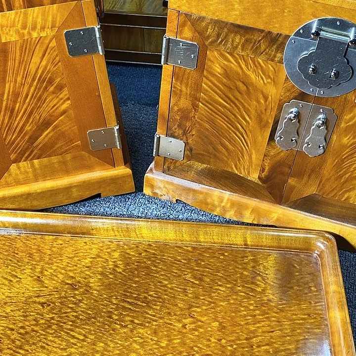 金丝楠已*置金丝楠木官皮箱2个 盘子一个