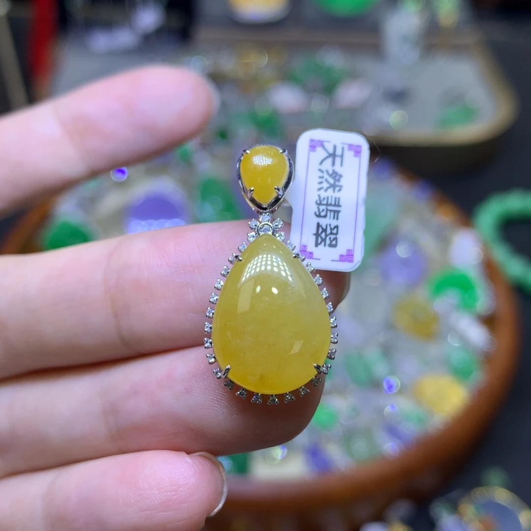 翡翠18K金镶嵌颈饰翡翠吊坠项链