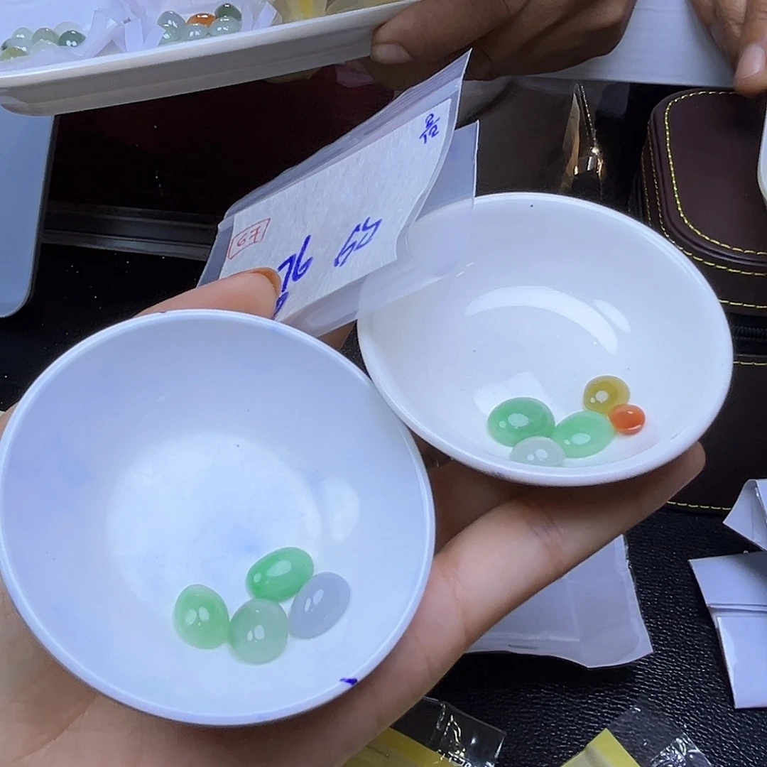 欣***怡定制翡翠未镶嵌翡翠