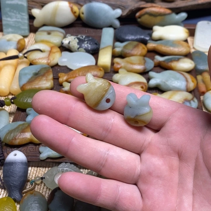 瘦***精蛇纹石玉未镶嵌颈饰