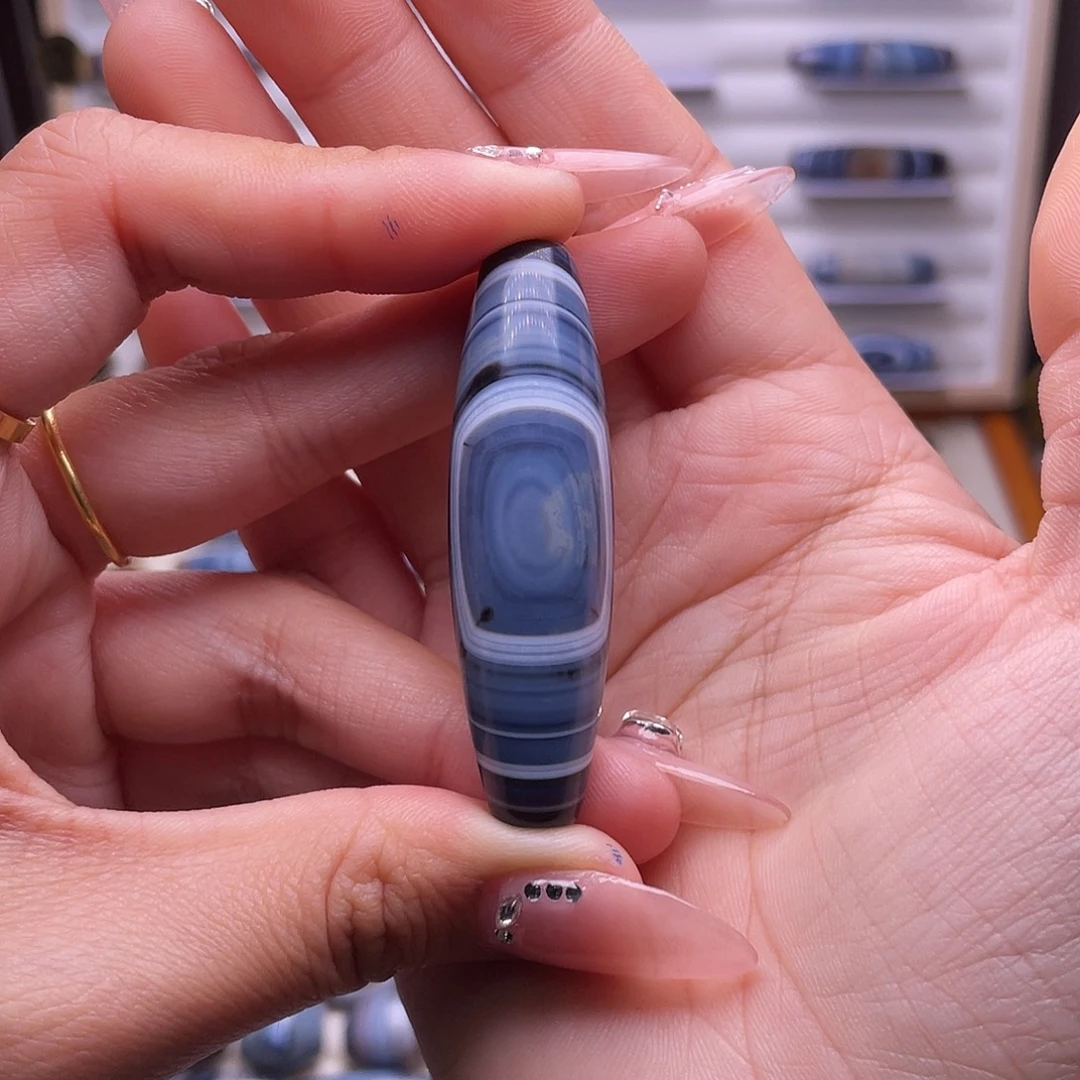 罗***村玛瑙/玉髓未镶嵌颈饰