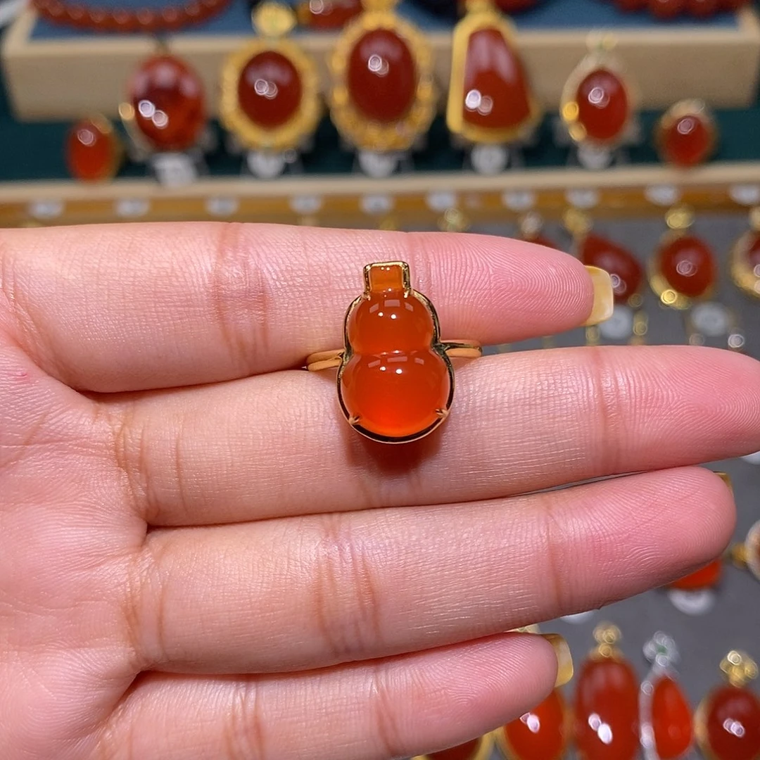 南红玛瑙18K金镶嵌戒指