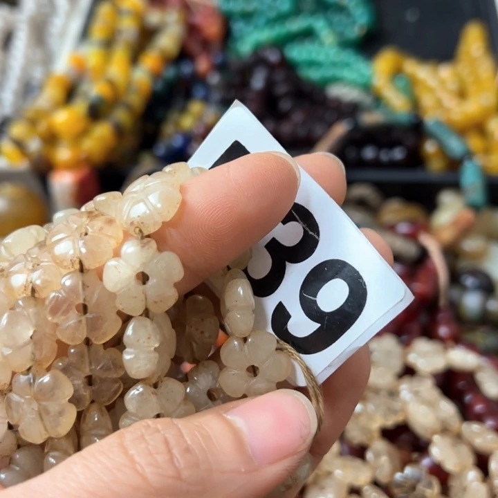 玛瑙/玉髓颈饰未镶嵌云*躲