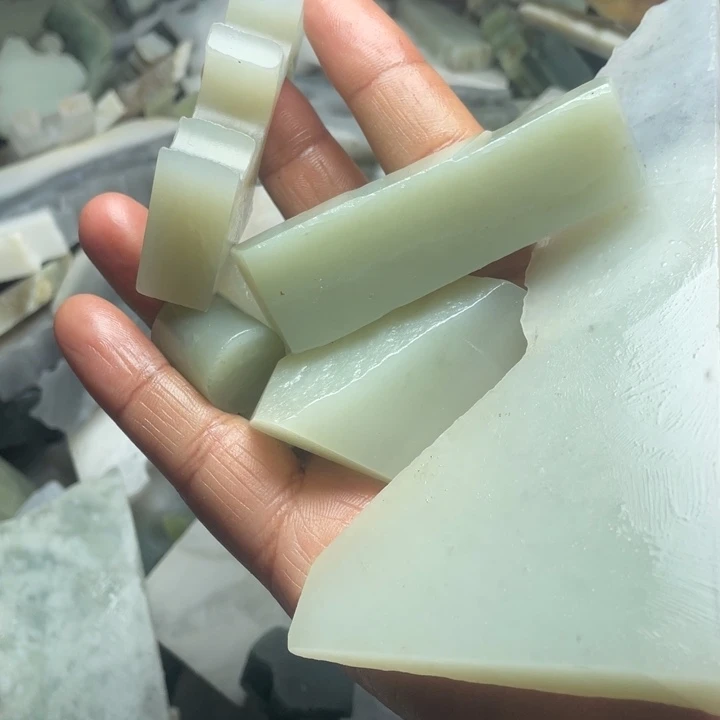 和田玉未镶嵌珠宝半成品