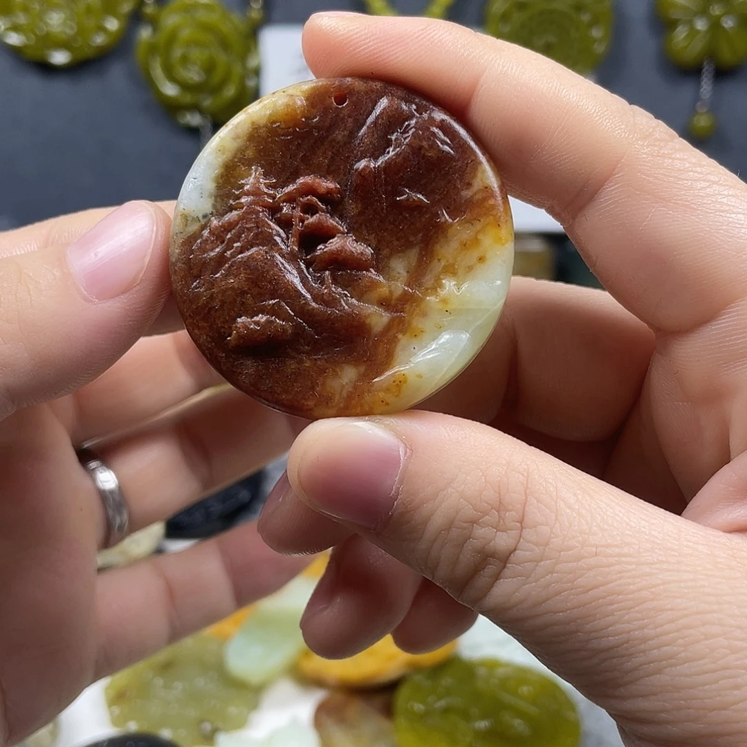 蛇纹石玉未镶嵌颈饰