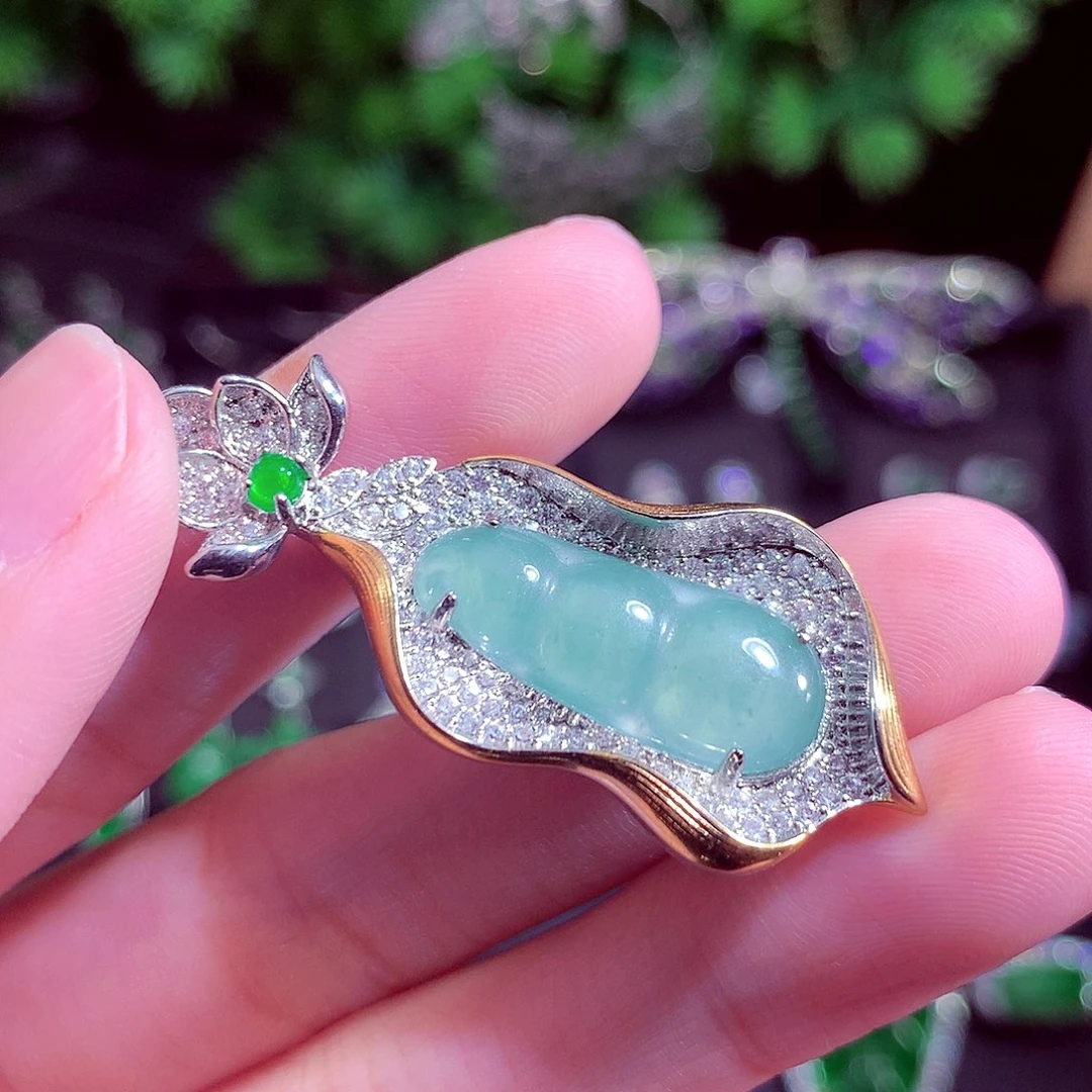 颈饰未镶嵌翡翠天然