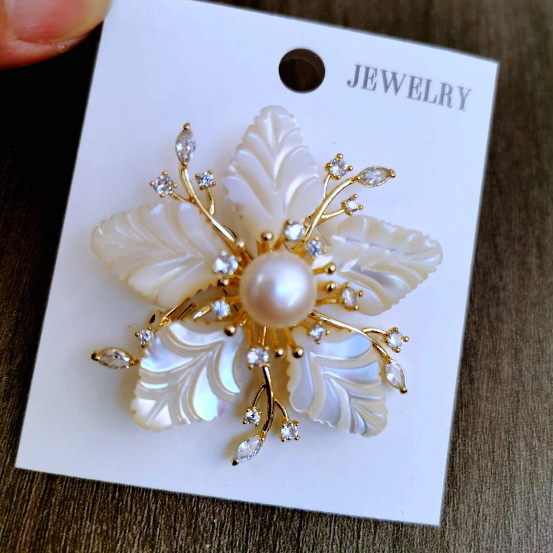 铜胸针 QS 812 贝母花雪花胸针4.6x4.3厘米