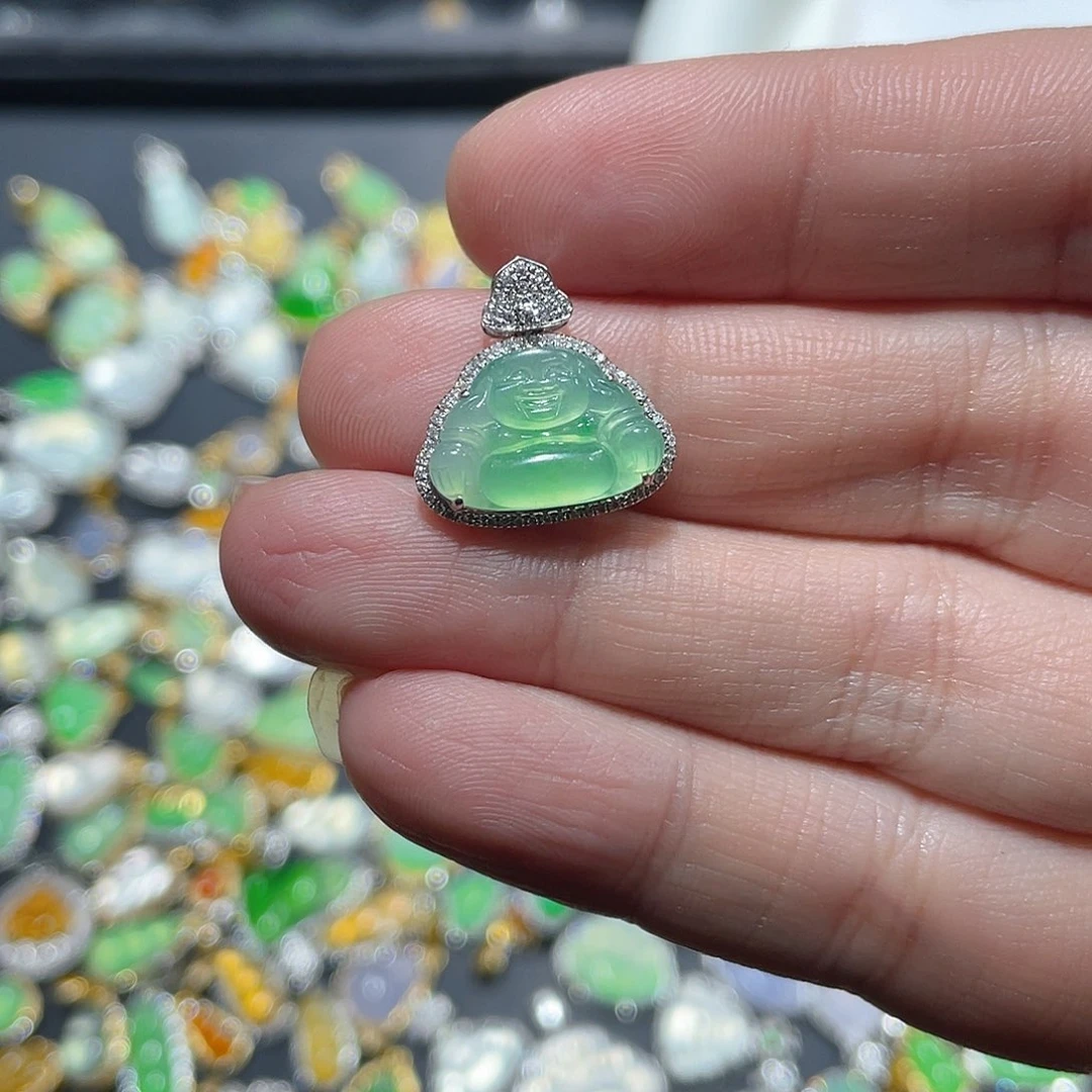 翡翠颈饰18K金镶嵌M***a天然翡翠18KA货