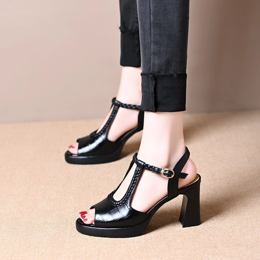 夏季新款软皮后空凉鞋女软底粗跟气质高跟鞋百搭鱼嘴鞋一字带