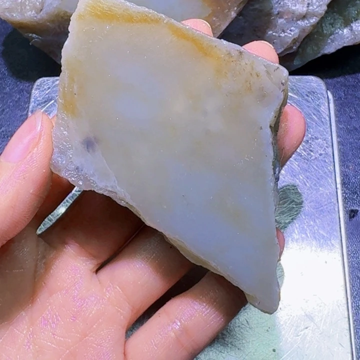 未镶嵌和田玉（糖玉）珠宝半成品