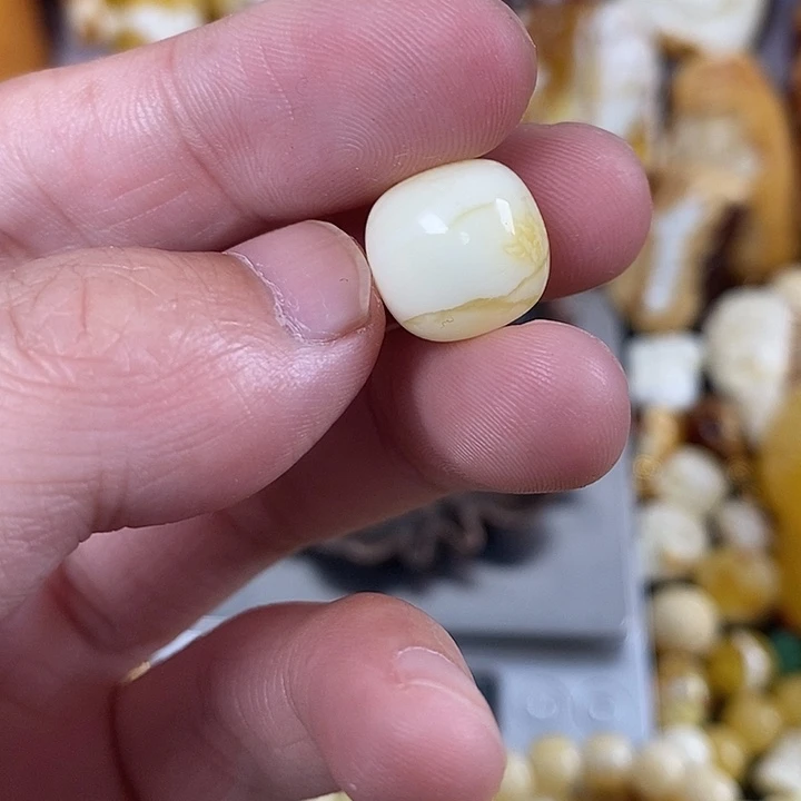 琥珀未镶嵌珠宝奇石我