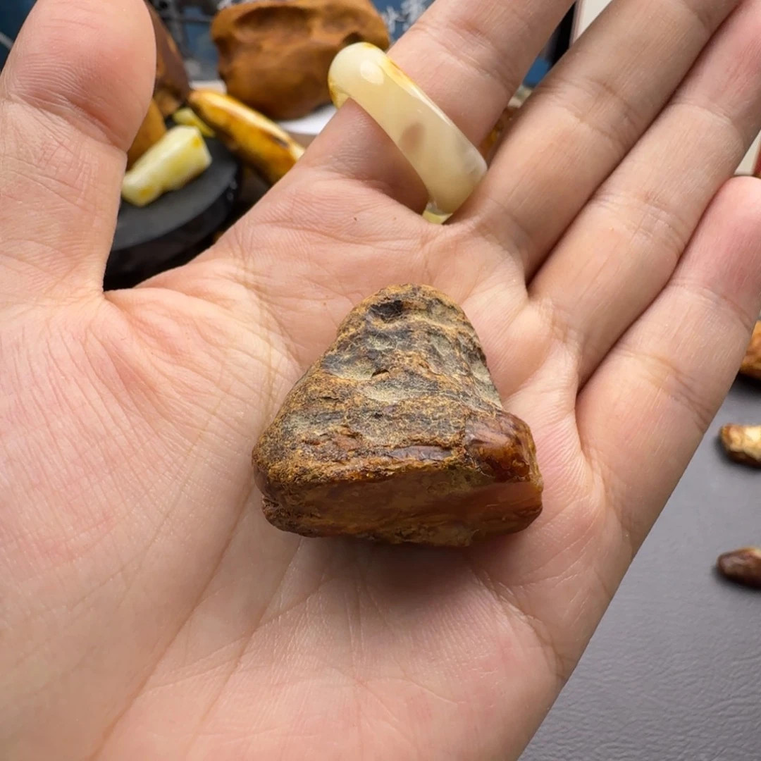 漫***3未镶嵌琥珀裸石11.6克