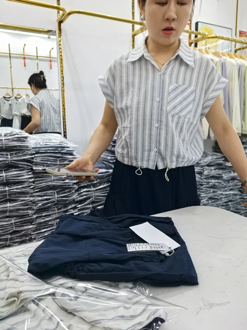 日系条纹系带收腰设计感小众百搭夏季女士衬衫与牛仔摆裙套装