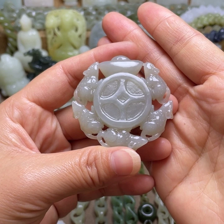 和田玉未镶嵌颈饰