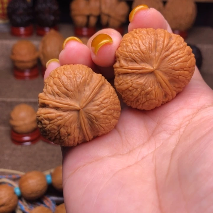 橄榄核把件21号新核状元红三棱33尺